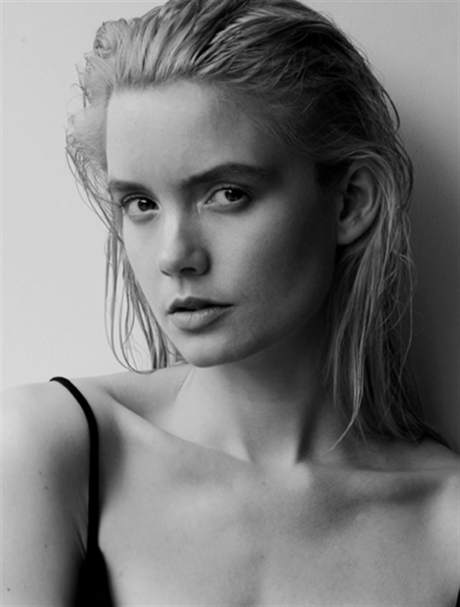 URBNmodels / Model / CAROLINE RAYMOND